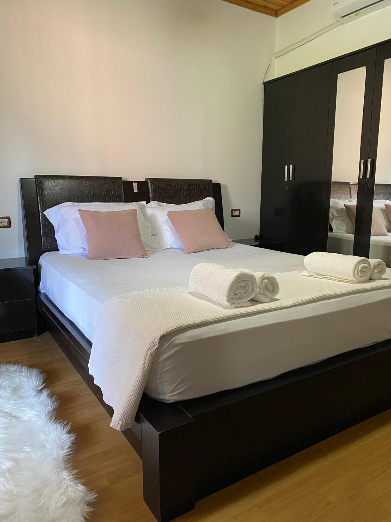 Bertis Guest House Gjirokastër Extérieur photo