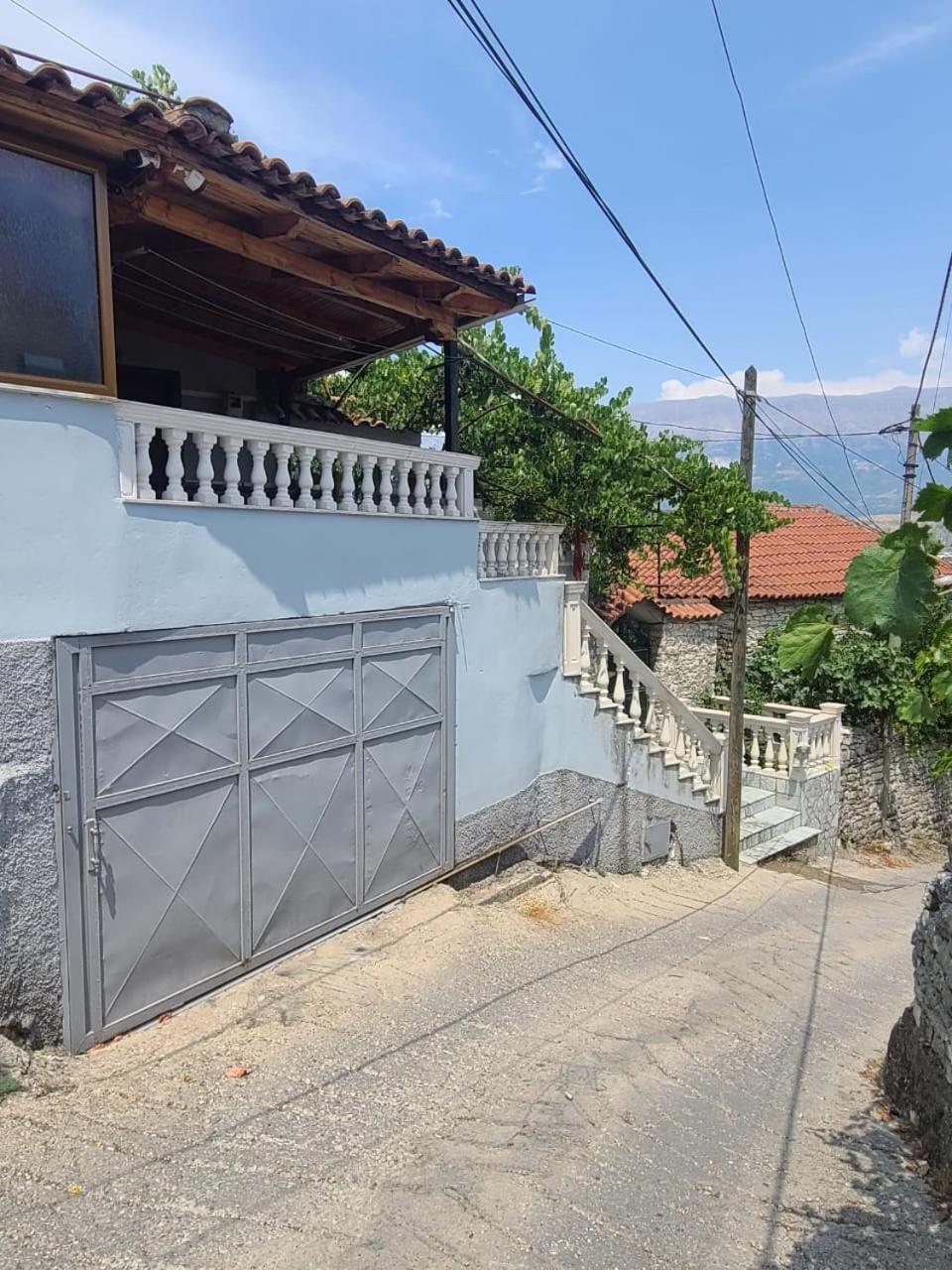 Bertis Guest House Gjirokastër Extérieur photo